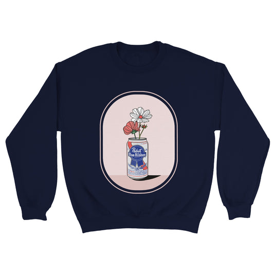 Sweatshirt crewneck marine navy, coton, polyester, illustration impression graphique numérique oeuvre d'art, digital art print, fleurs sauvages canette bière Pabst, wildflowers beer can, Oana Illustrations